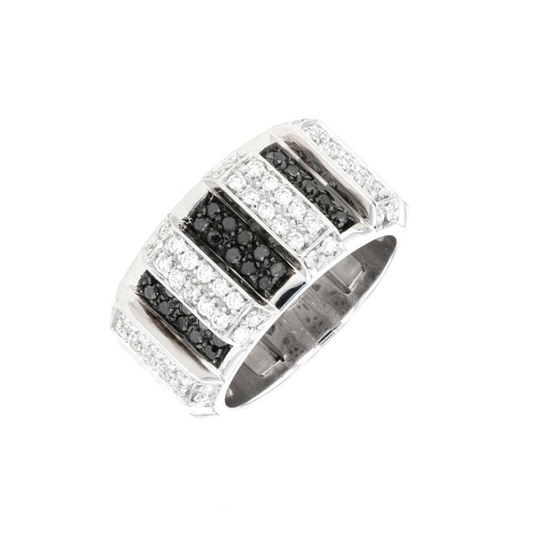 Acheter Bague diamants noirs & blancs 0.86 carat or blanc 14.58g Comme neuf - 2800,00 € Bague diamants noirs & blancs 0.86 carat or blanc 14.58g Comme neuf - reconditionné disponible sur Gemme Les Bijoux